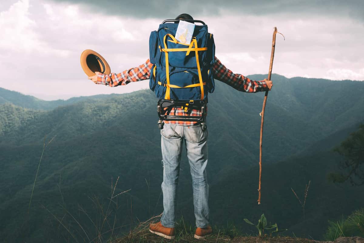 Read more about the article 10 Essential Travel Tips for First-Time Adventurers